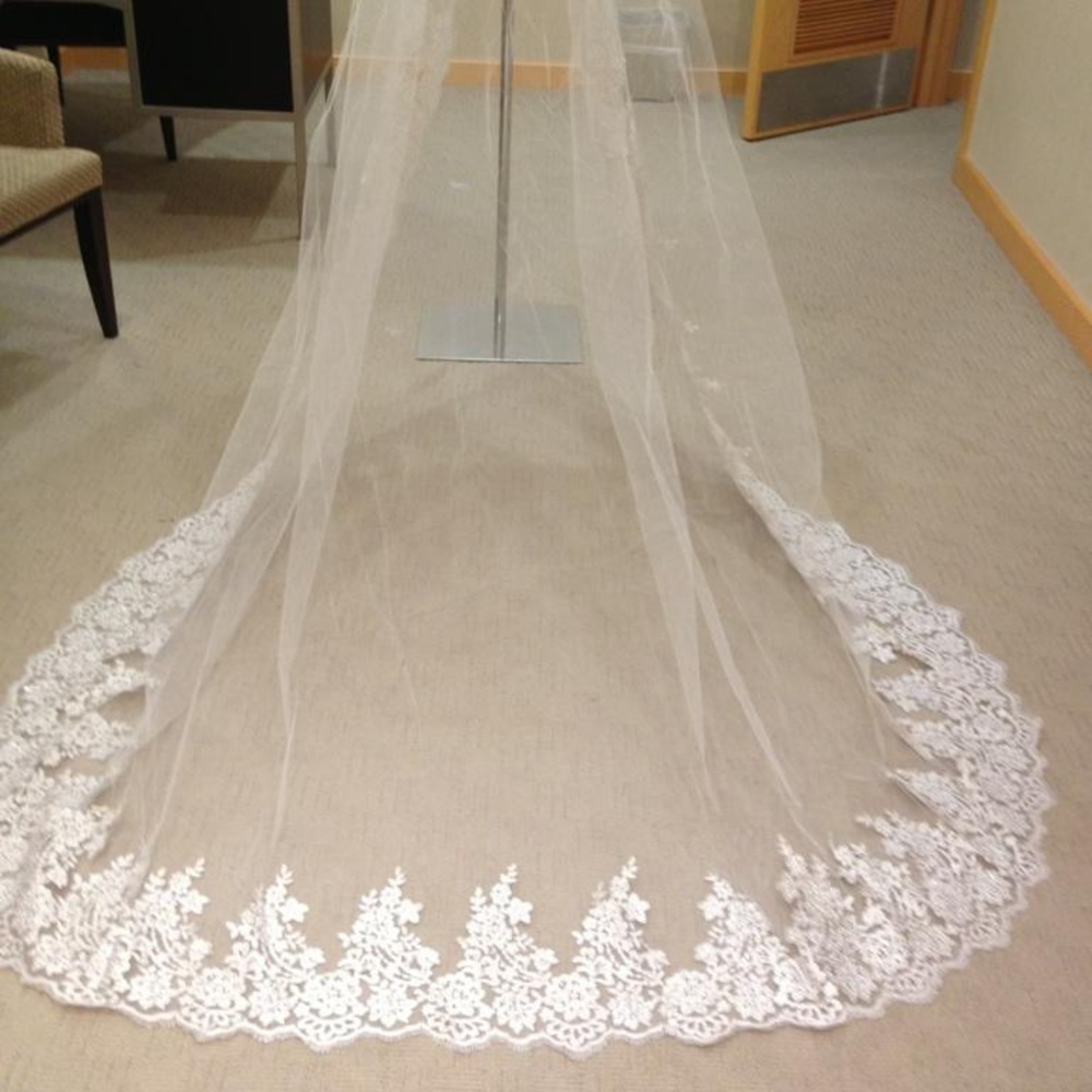 mermaid evening gown and wedding dress + veil - Picture 7 of 9